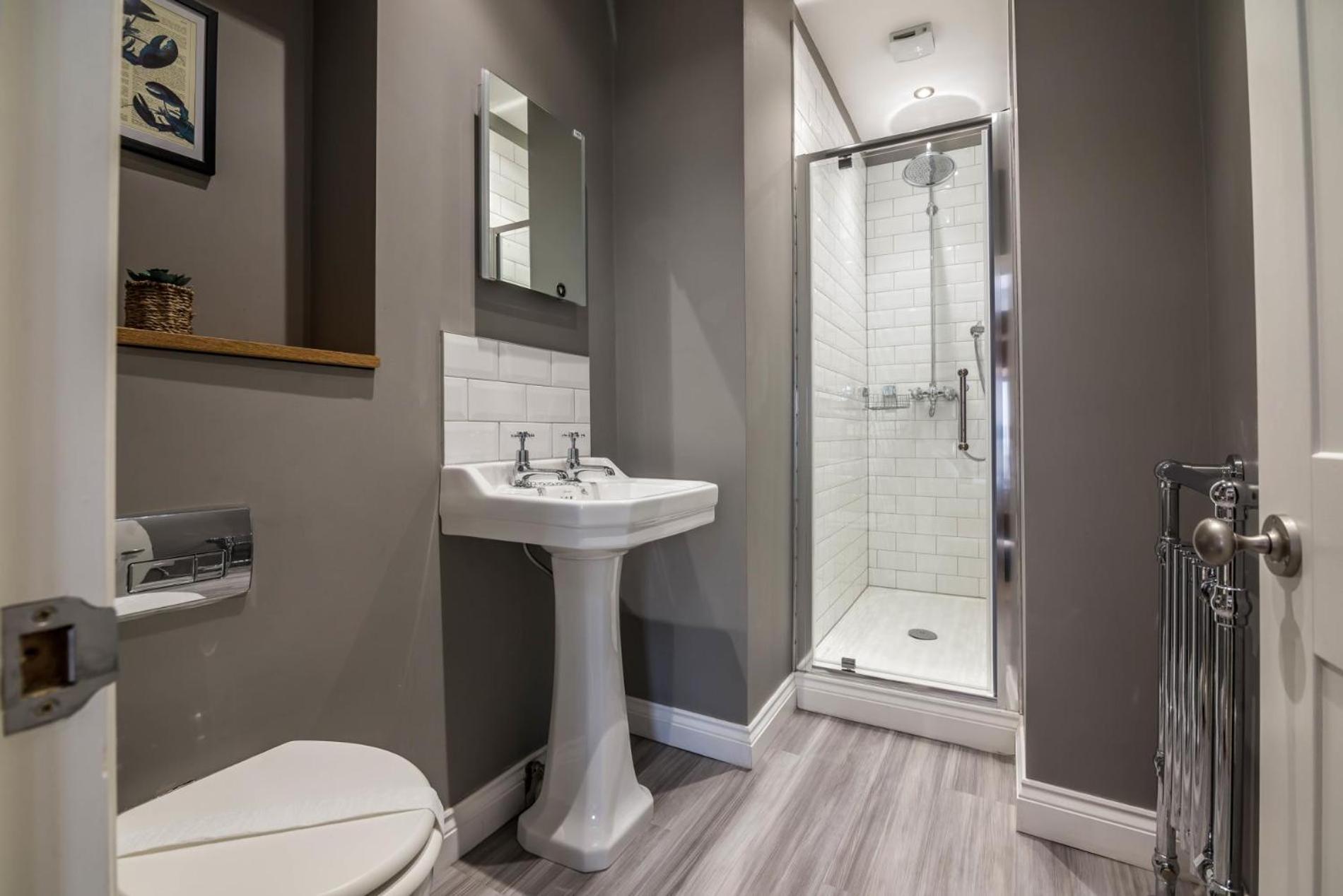 Lady Tenby - 2 Bedroom Apartment - Тенби Экстерьер фото