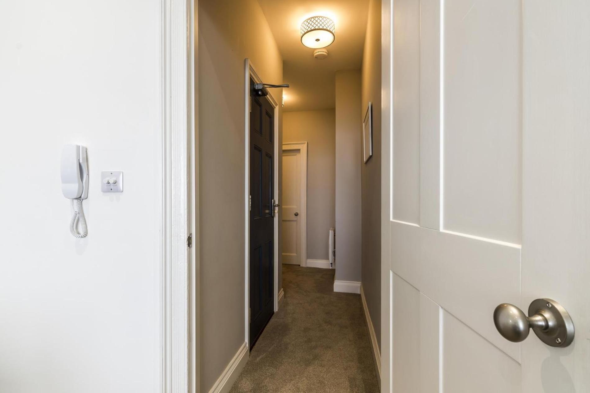 Lady Tenby - 2 Bedroom Apartment - Тенби Экстерьер фото