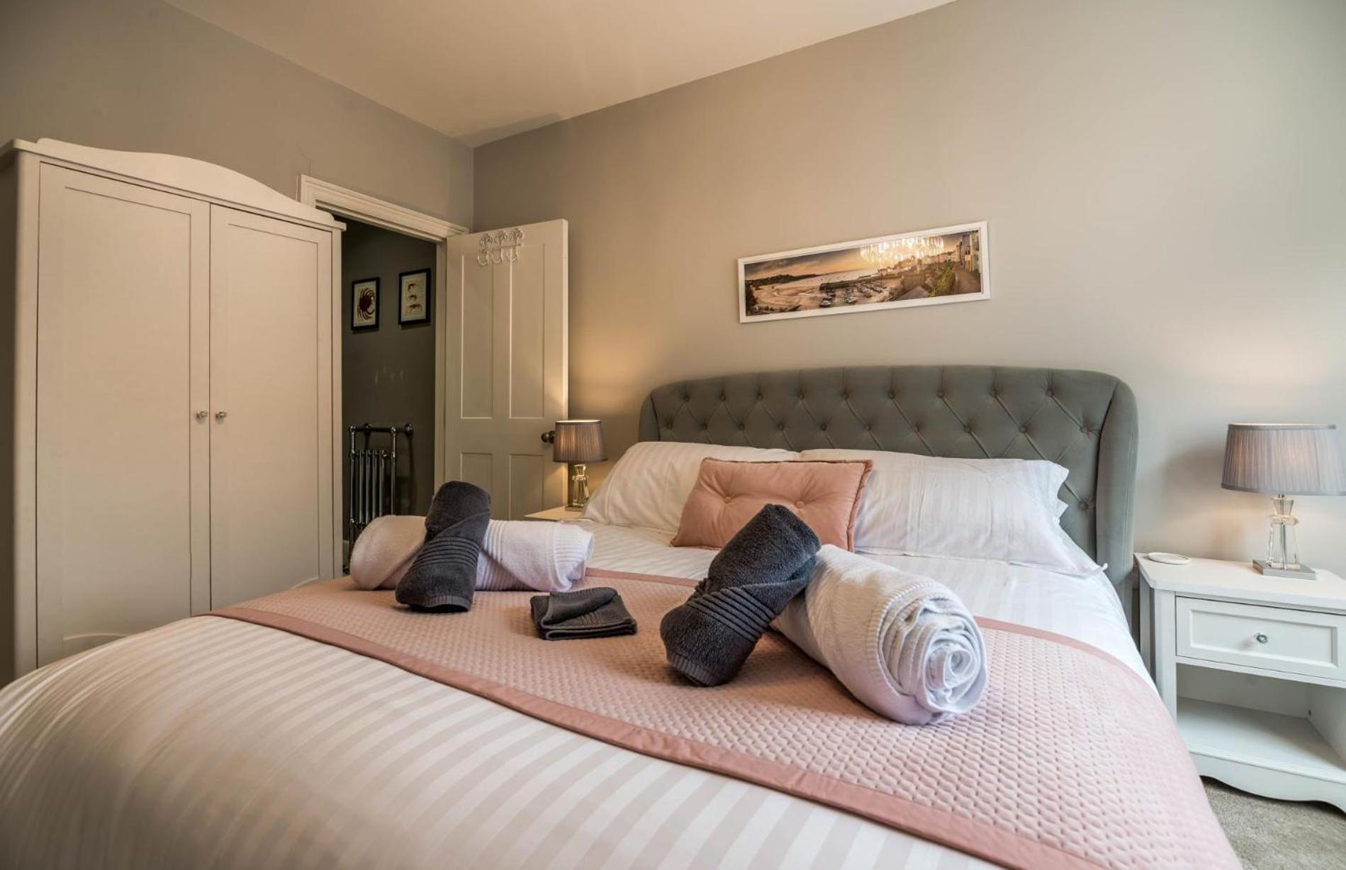 Lady Tenby - 2 Bedroom Apartment - Тенби Экстерьер фото